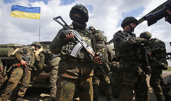 300 جندي امريكي يصل اوكرانيا وروسيا تندد